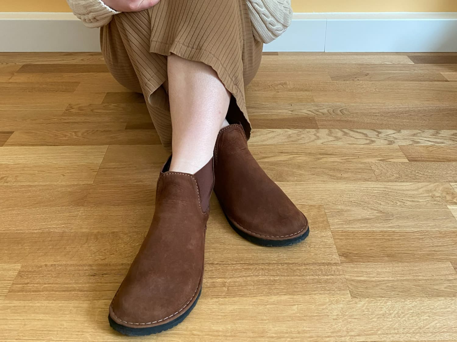 Barefoot chelsea boots